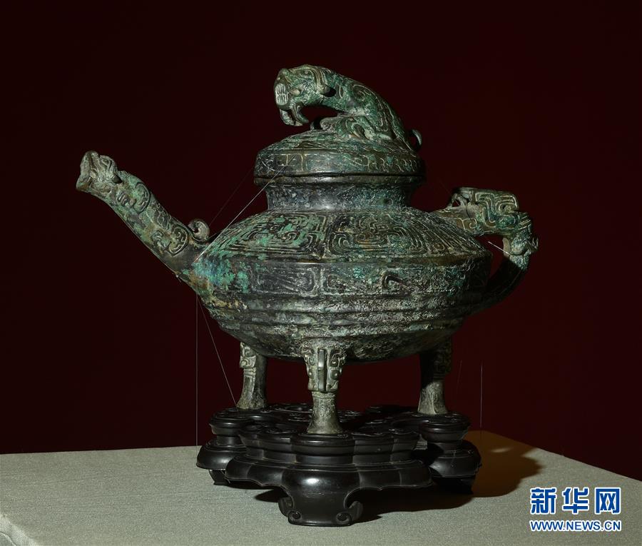 (文化)(4)流失海外文物青銅“虎鎣”重回祖國
