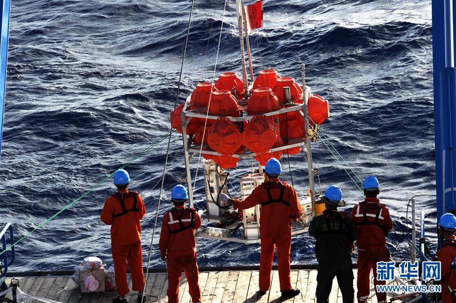 （圖文互動）（2）“彩虹魚”水下定位系統首次測出萬米深海底坐標