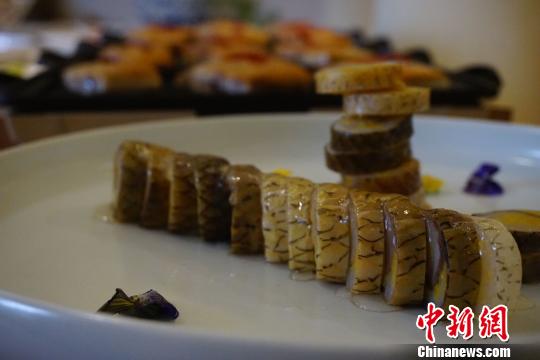 湖北鄂州155道武昌魚“百味宴”創基尼斯紀錄