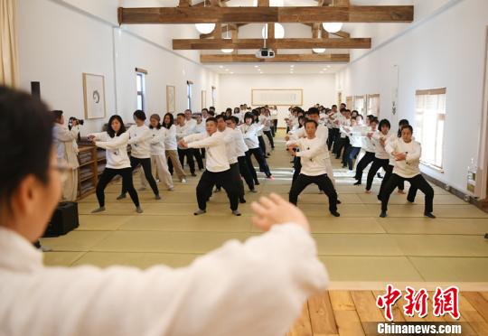 長春百人共同體驗中國禪文化