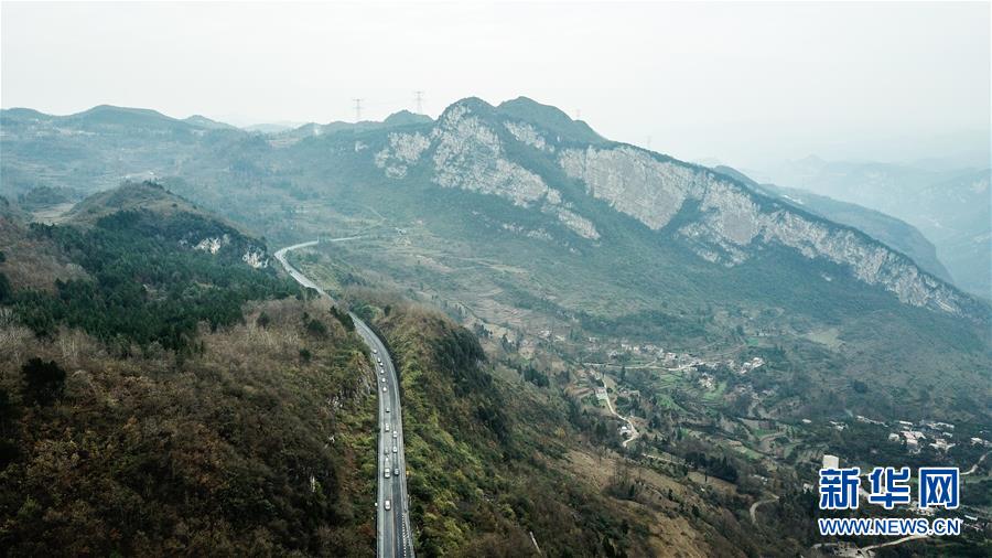 (社會)(4)貴畢公路“換新顏”