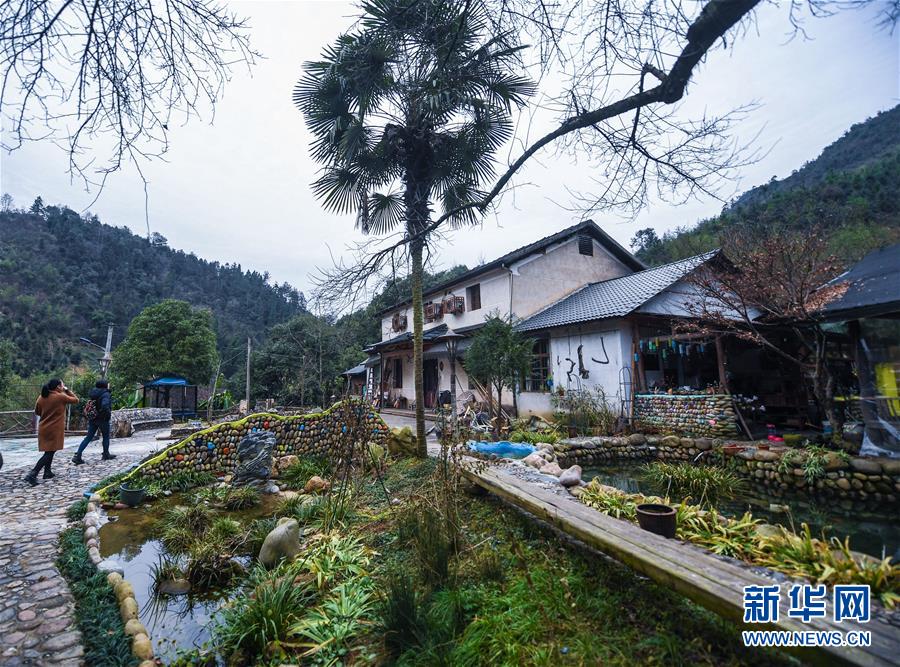 (壯闊東方潮 奮進新時代——慶祝改革開放40年)(5)山鄉(xiāng)古鎮(zhèn)青年回鄉(xiāng)創(chuàng)業(yè) 特色民宿成為鄉(xiāng)村發(fā)展新亮點