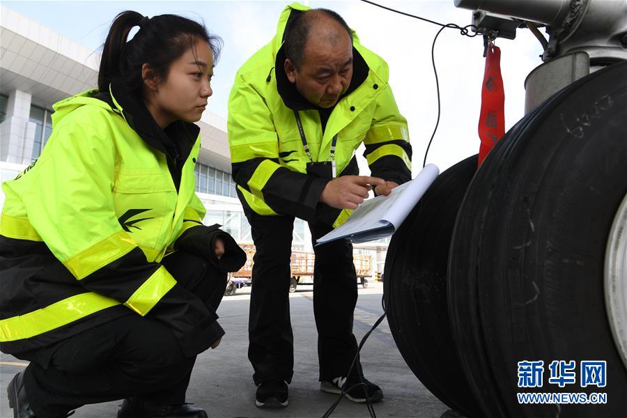 （圖片故事）（6）師父教我修飛機——“95后飛機維修師”成長記