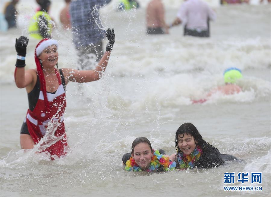 (國際)(4)比利時奧斯坦德:跳進北海慶新年
