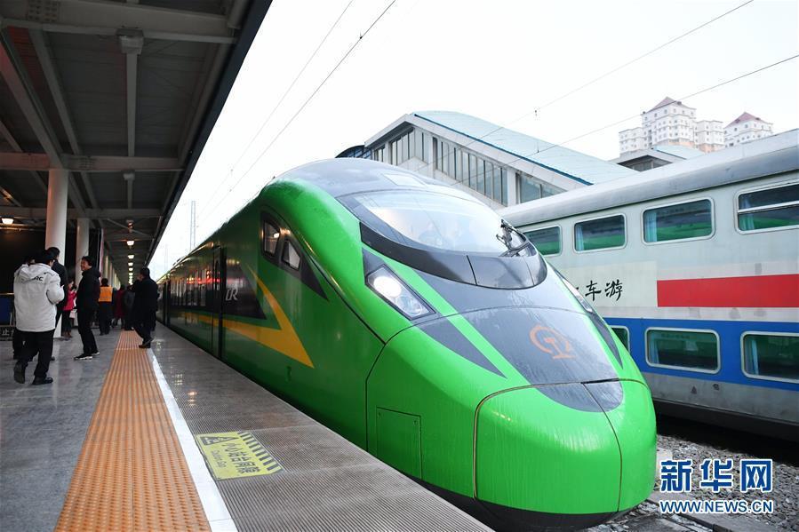 （社會）（1）蘭渝鐵路開行時速160公里“復興號”動車組