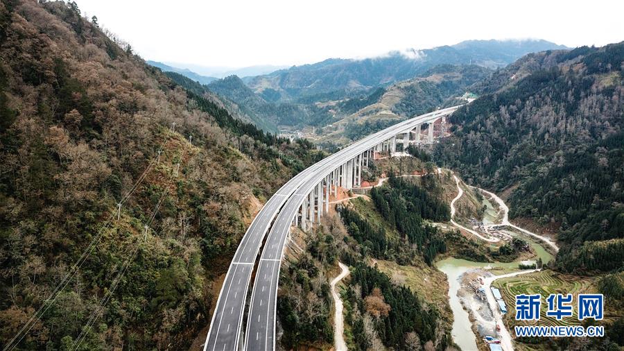 （經濟）（1）貴州荔榕高速建成通車