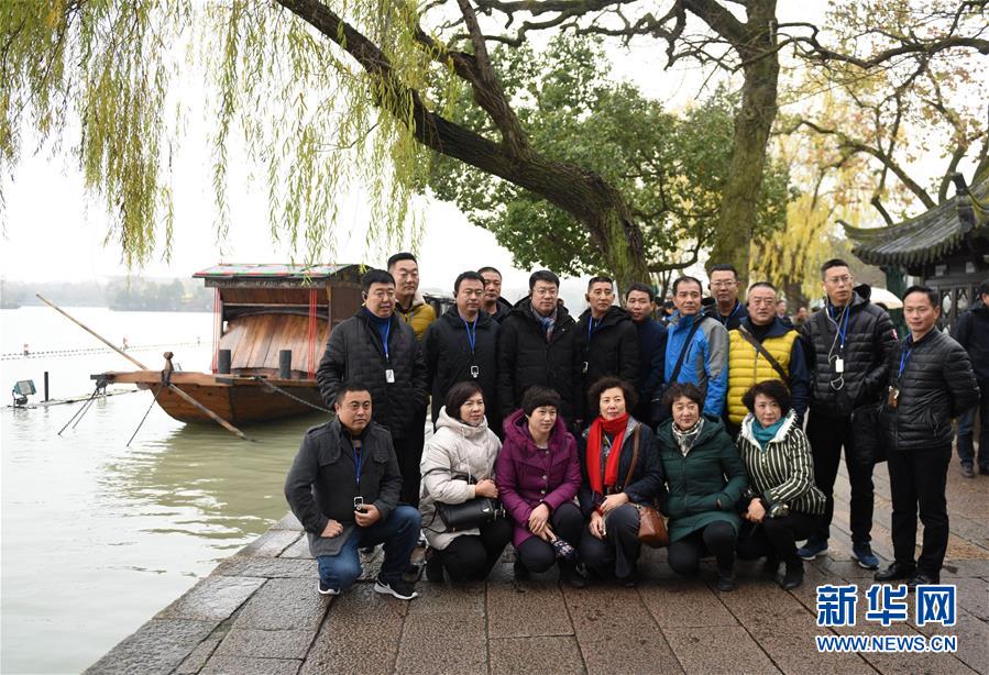 （在習近平新時代中國特色社會主義思想指引下·將改革開放進行到底·立身之本）（新華全媒頭條·圖文互動）（3）勇立潮頭 領航前進——來自改革開放前沿的時代答卷 　　