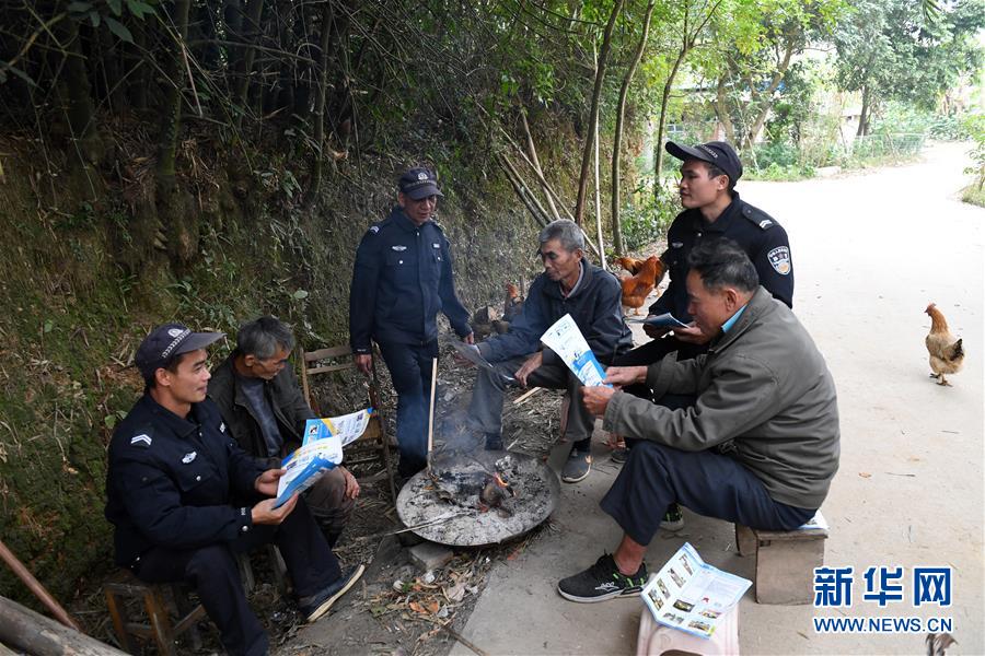 （新春走基層·關注春運）（9）三個堂兄弟一座崗亭六年堅守