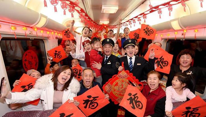 （社會(huì)）（1）暖暖回家路——T48次列車上的春晚