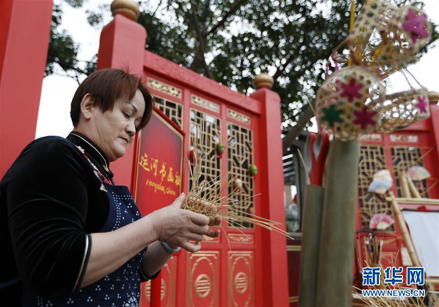 （國際）（3）好萊塢環(huán)球影城內(nèi)的“中國年味”