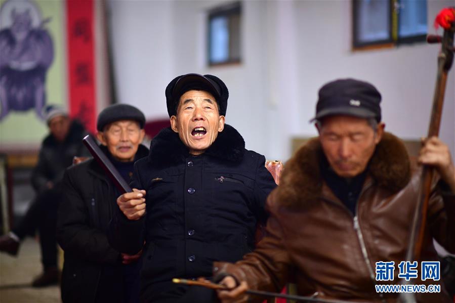 (新春走基層·圖片故事)(8)張滿堂和他的曲藝“老友記”