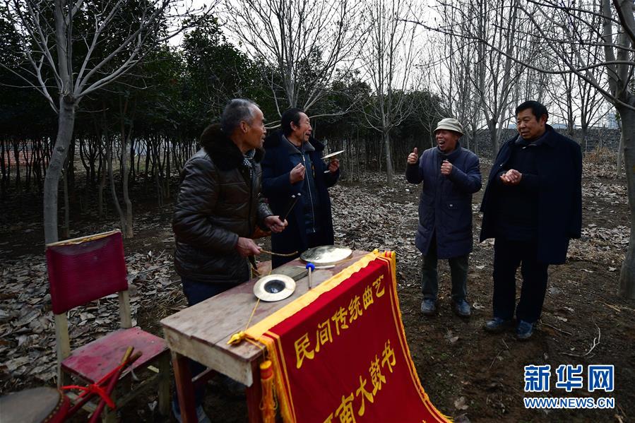 (新春走基層·圖片故事)(6)張滿堂和他的曲藝“老友記”