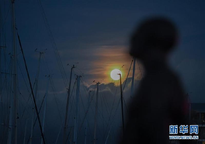 （國際）（1）元宵佳節華燈上 全球共賞月圓夜