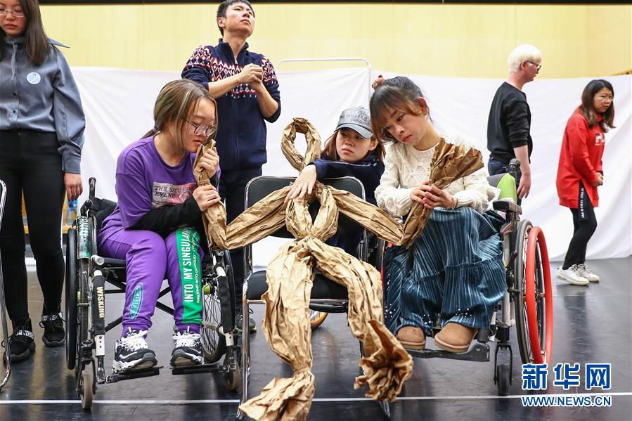 （圖片故事）（9）罕見的擁抱