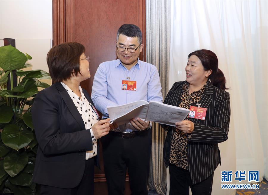 (兩會·圖片故事)(3)全國人大代表王永蘭:推進鄉村振興 打造美麗田園