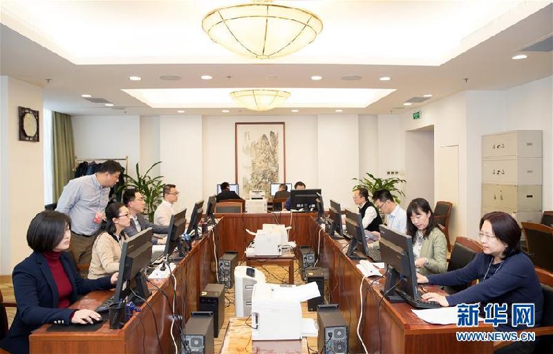 （兩會）（1）十三屆全國人大二次會議收到代表議案491件 收到代表建議約8000件