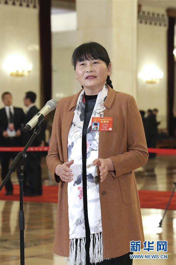 (兩會·面對面·XHDW)(2)全國人大代表接受采訪