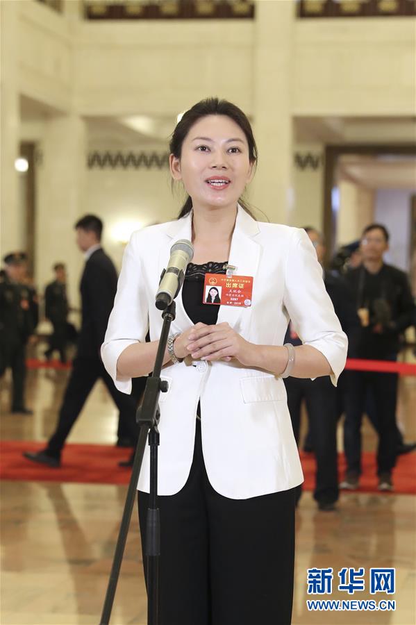 (兩會·面對面·XHDW)(3)全國人大代表接受采訪