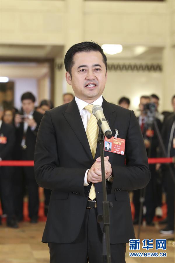 (兩會·面對面·XHDW)(8)全國人大代表接受采訪