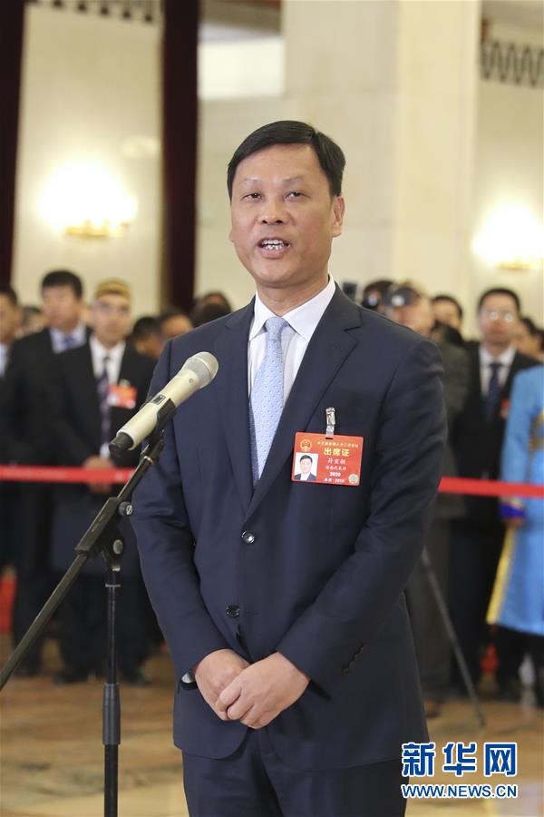 (兩會·面對面·XHDW)(9)全國人大代表接受采訪