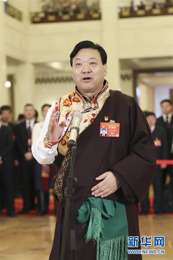 (兩會·面對面·XHDW)(10)全國人大代表接受采訪