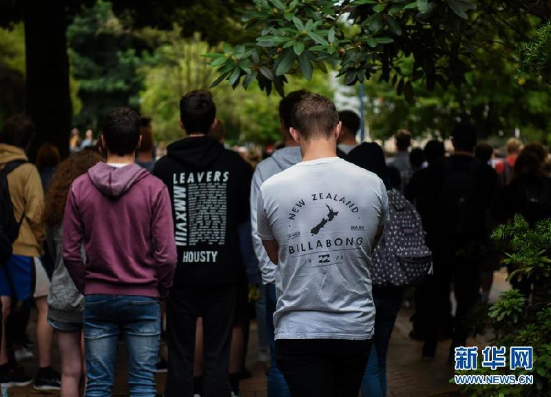 (國際)(4)新西蘭克賴斯特徹奇學(xué)生悼念恐襲案死難者