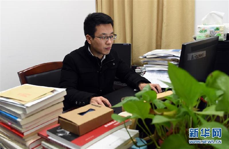 (新華全媒頭條·圖文互動)(2)一堂特殊而難忘的思政課——習近平總書記主持召開學校思想政治理論課教師座談會側記