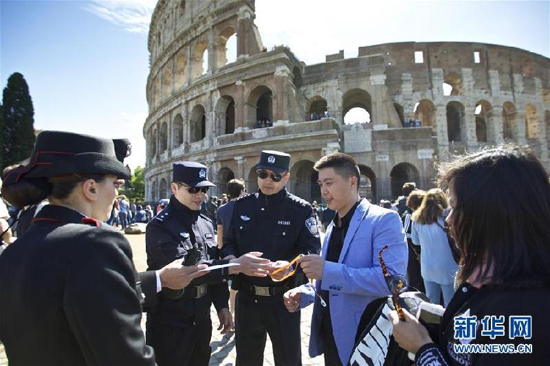（國際·出訪配合·圖文互動）（1）通訊：你好，警官！——寫在中意警察聯合巡邏三年之際