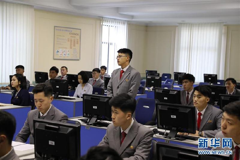 (國際·圖文互動(dòng))(4)探訪朝鮮最高學(xué)府金日成綜合大學(xué)