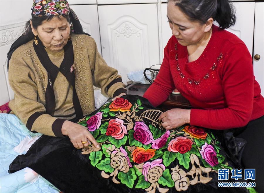 (社會(huì))(10)新疆手藝人巧手裝扮美好生活