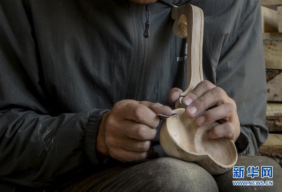 (社會(huì))(13)新疆手藝人巧手裝扮美好生活