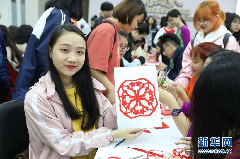 (國際·圖文互動)(6)“禮樂筑夢”中越青年儒家文化交流活動在河內舉行