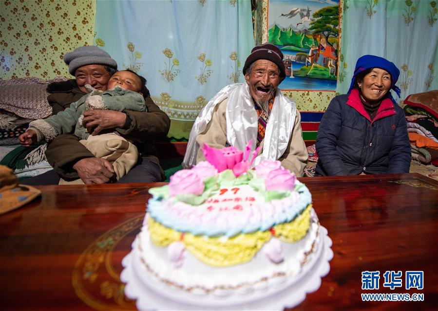 (新華全媒頭條·圖文互動)(9)昂首闊步向未來——寫在西藏民主改革60周年之際