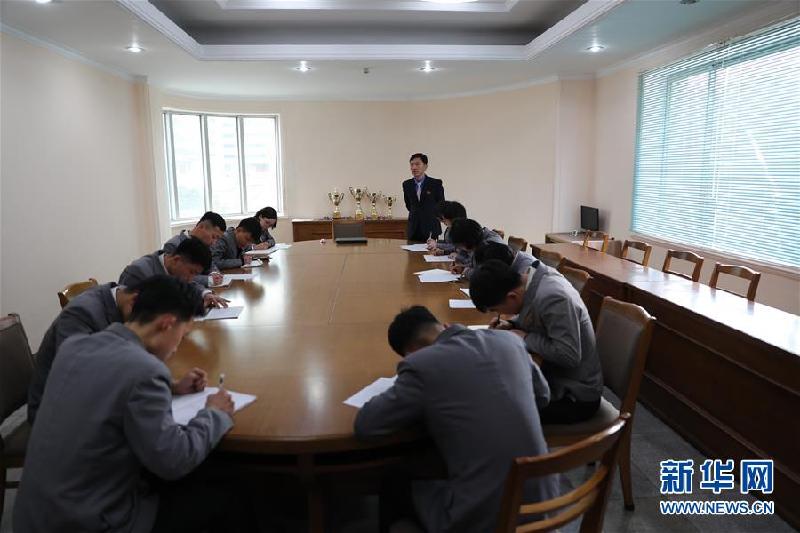 （國際·圖文互動）（6）通訊：以“志遠”為座右銘，培養奉獻祖國和民族的年輕人——朝鮮金亨稷師范大學參觀記