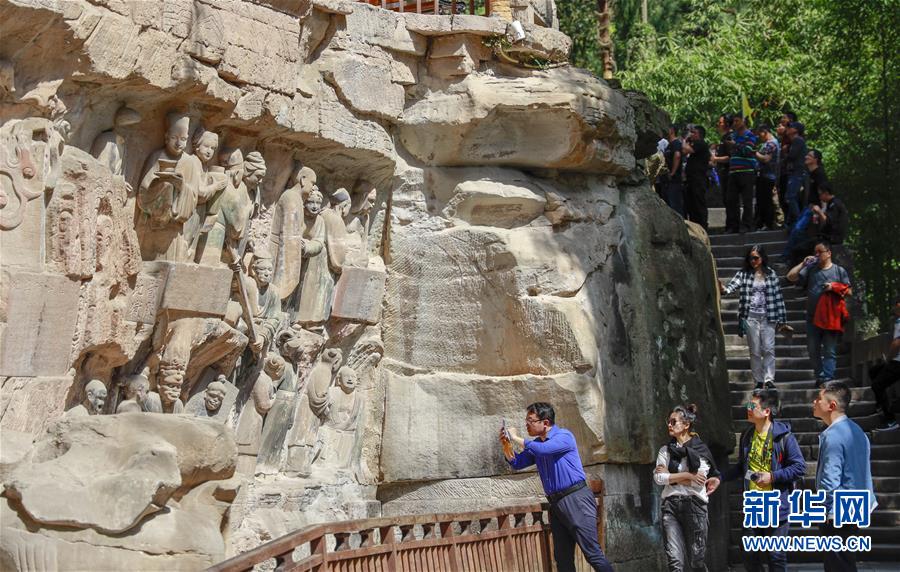 (社會(huì))(5)重慶大足石刻景區(qū)迎來旅游旺季