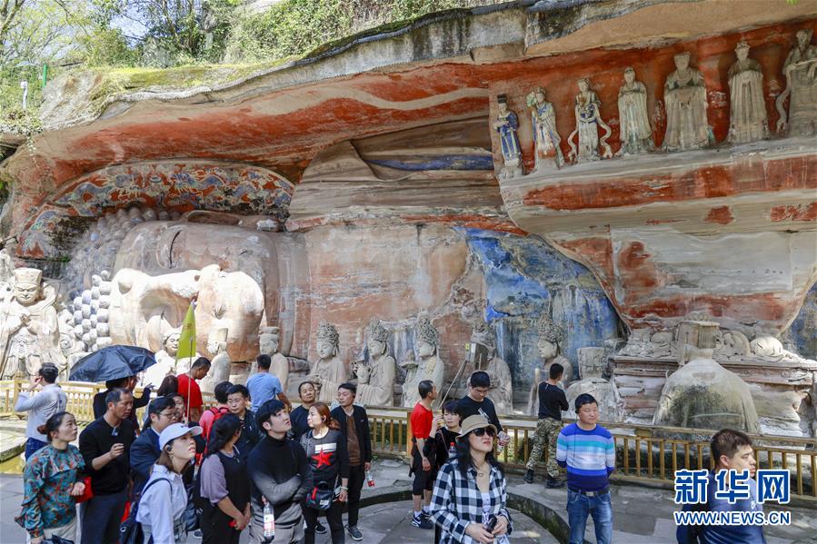 (社會(huì))(7)重慶大足石刻景區(qū)迎來旅游旺季