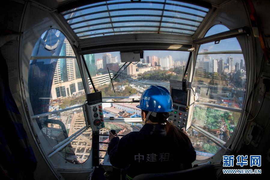 （熱點鮮報·圖文互動）（2）我在高空開“豪車”