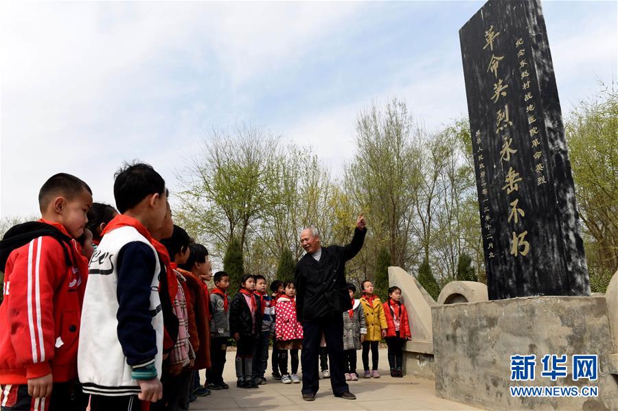 （社會(huì)）（1）七旬老人守護(hù)無(wú)名烈士英靈