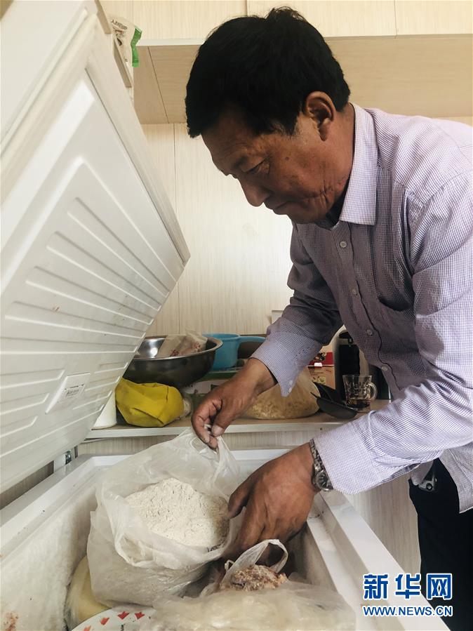 （圖文互動(dòng)）（1）從一粒青稞看藏區(qū)牧民生活變遷