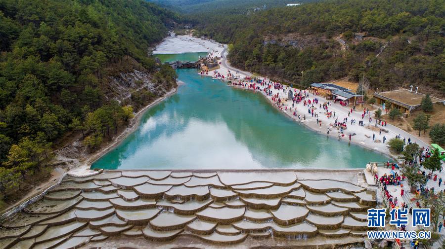 （社會(huì)）（1）麗江旅游持續(xù)升溫