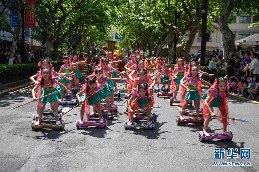 （社會）（2）杭州：動漫彩車巡游 街區化身“夢幻王國”