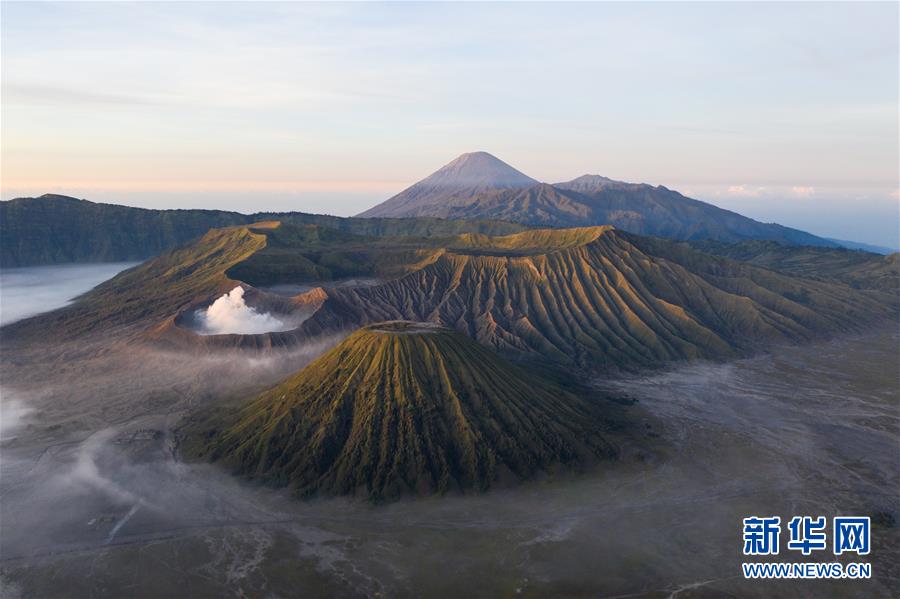 （國際）（5）清晨的布羅莫火山群