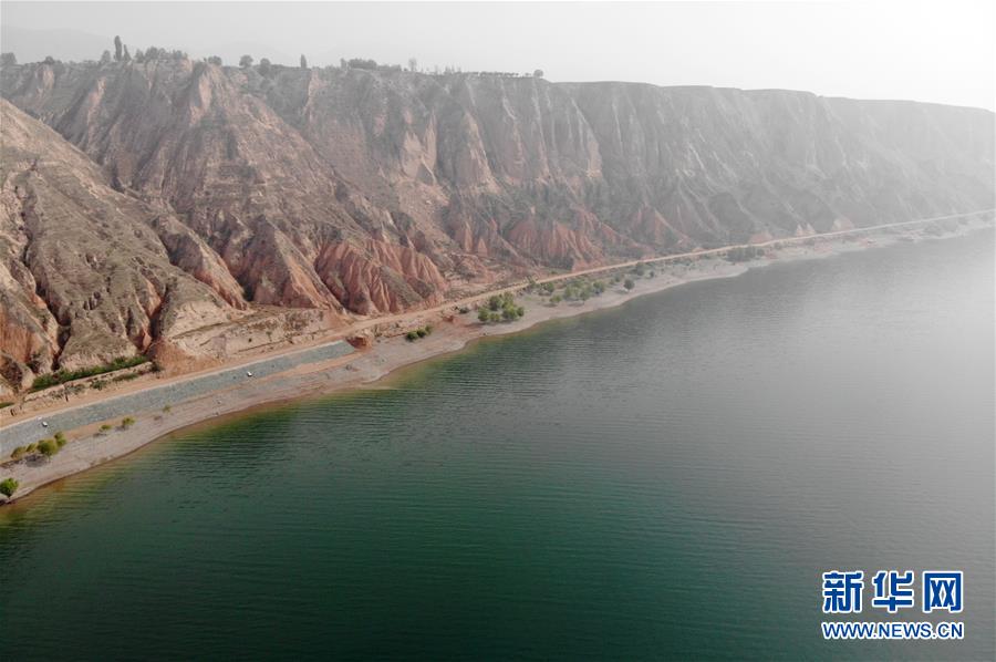 (美麗中國)(7)甘肅:黃河三峽風(fēng)景如畫