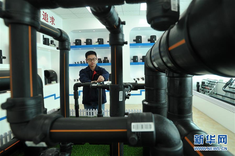 （聚焦中國經濟亮點·圖文互動）（2）“精準滴灌”民營小微企業 融資環境持續改善——金融發力支持實體經濟向好
