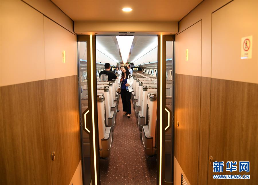 (科技)(2)我國時速600公里高速磁浮試驗樣車下線