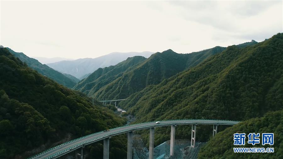(社會)(5)青海扎隆溝至碾伯鎮公路通車