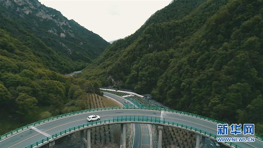 （社會）（1）青海扎隆溝至碾伯鎮(zhèn)公路通車