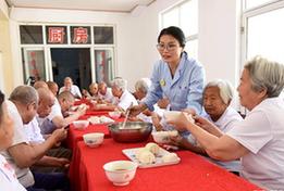 （圖片故事）（3）多彩青春，為老人撐起一片夕陽紅——“80后”大學生創(chuàng)業(yè)記