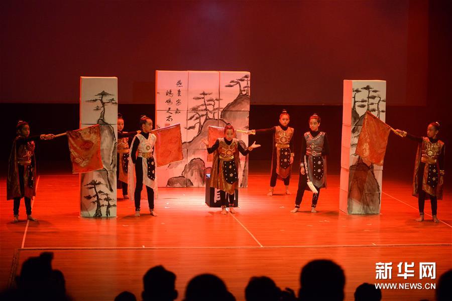 （國際）（3）馬來西亞學生用馬來語演出《三國演義》舞臺劇