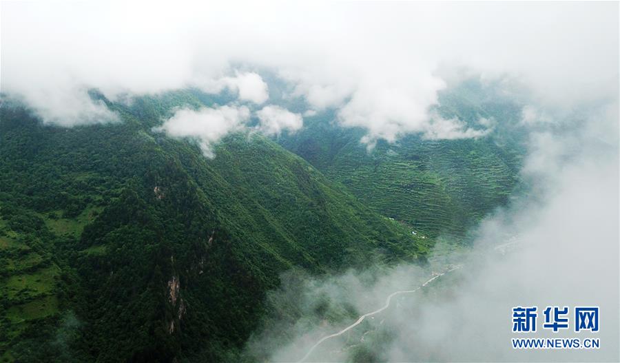 （美麗中國）（1）霧漫官鵝溝